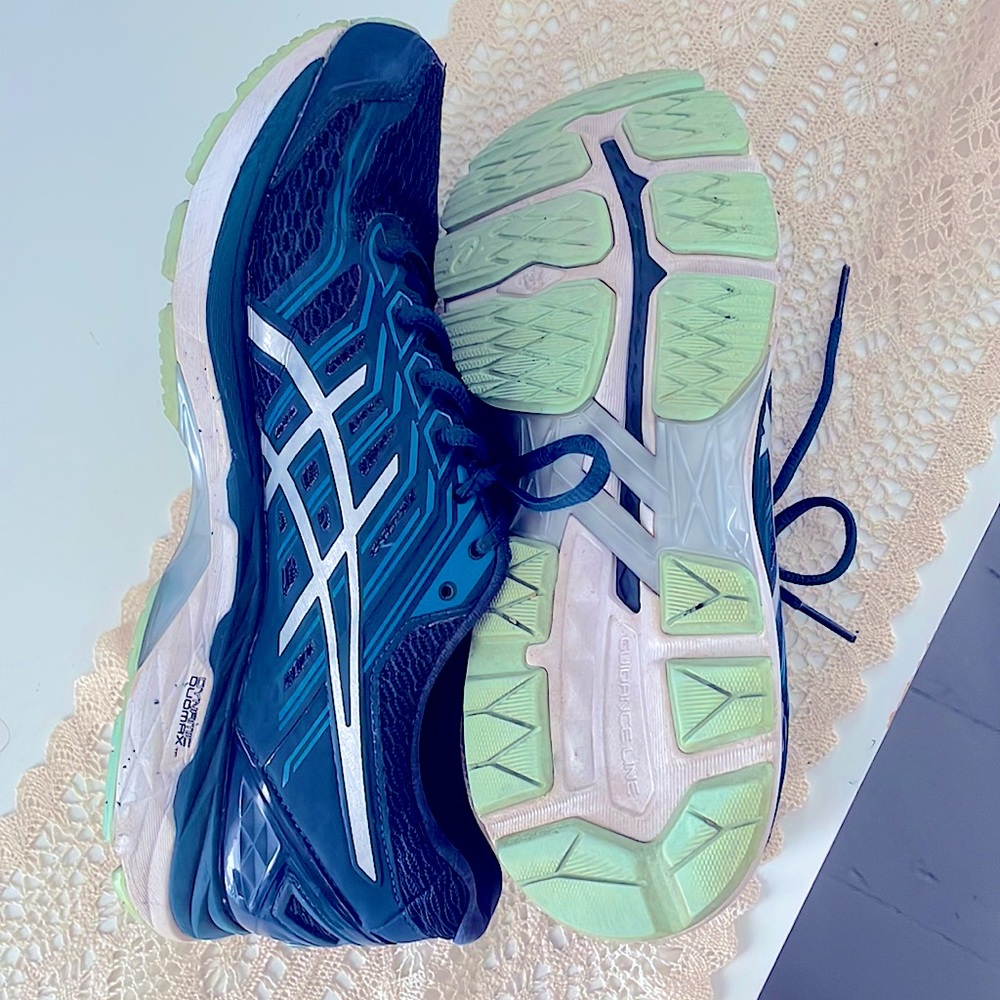 ASICS Women’s GT-2000 Running Sneakers